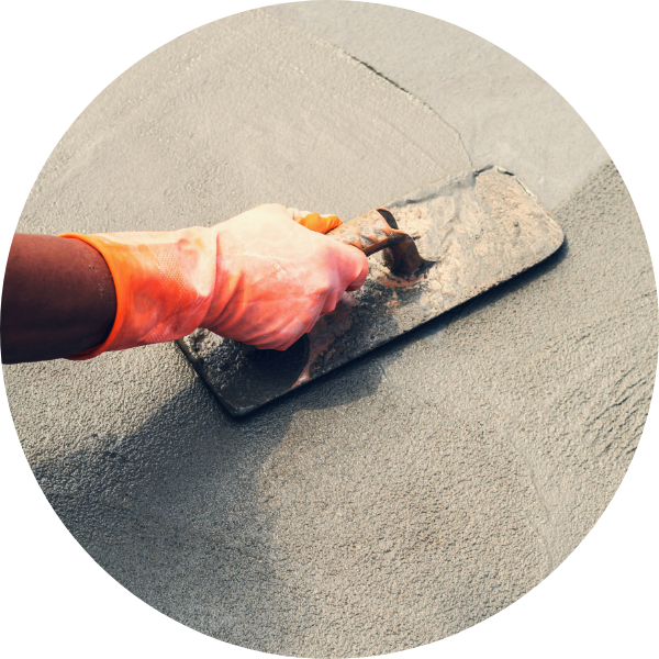 表面を手作業で整える